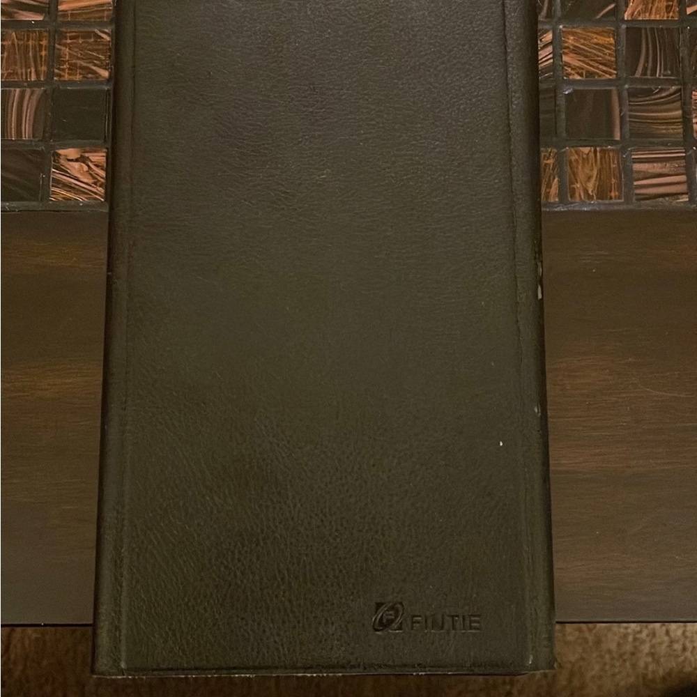 7 inch Tablet case. This comes with a built in keyboard